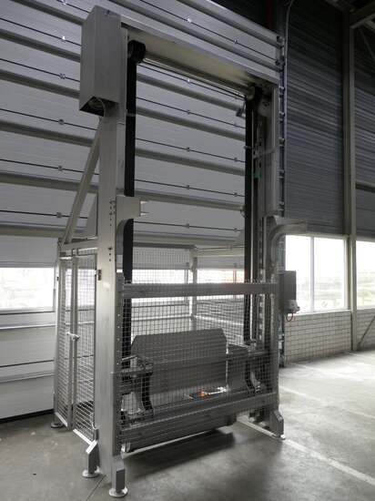 Lachnit lifter for palletboxes